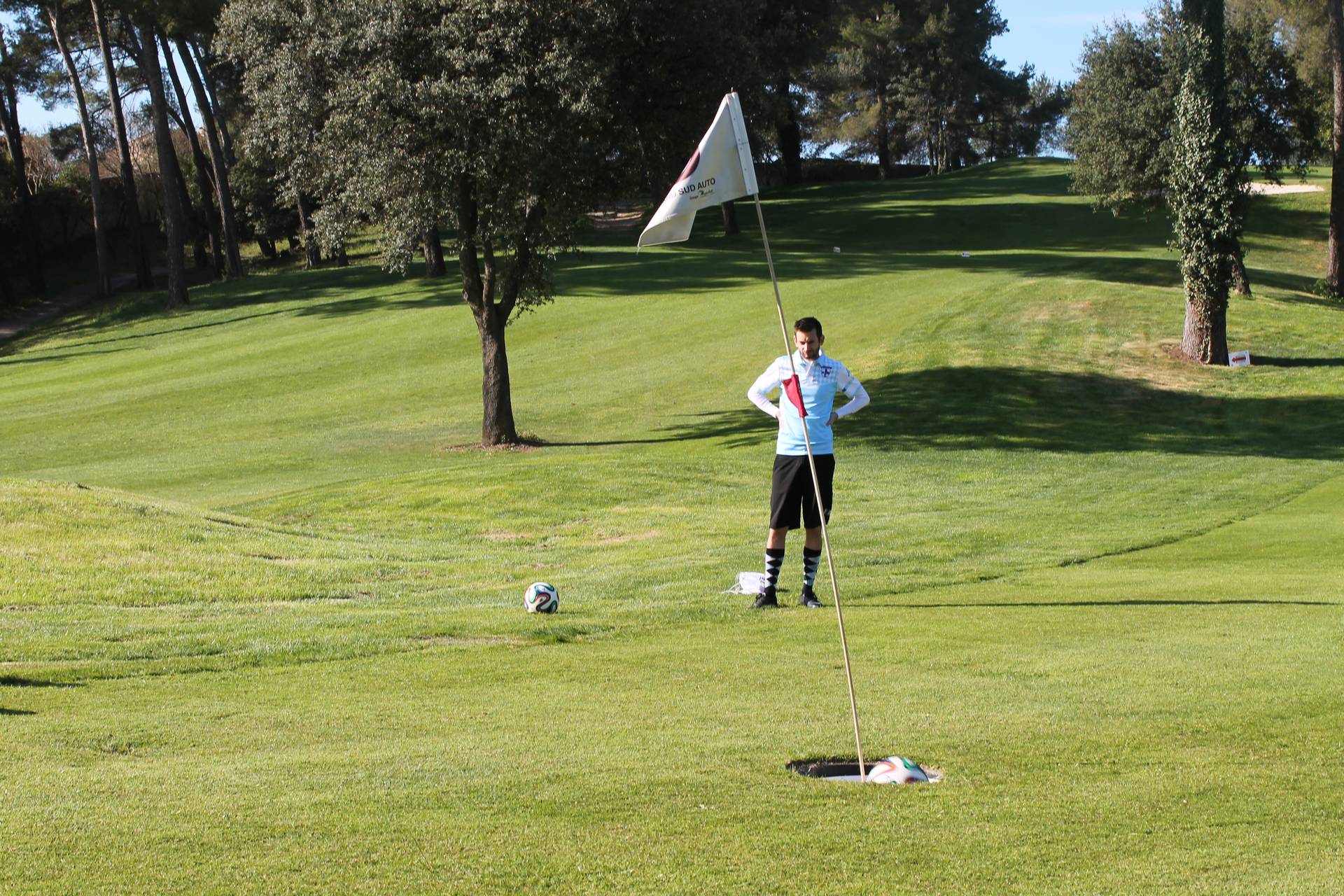 Il footgolf è dubbio costante e decisione rapida